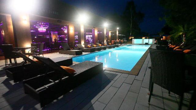 Player'S Pool&Rooms Вонярквашеги Екстериор снимка