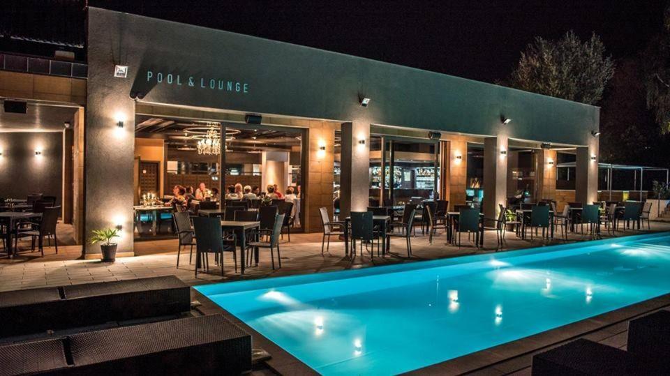 Player'S Pool&Rooms Вонярквашеги Екстериор снимка