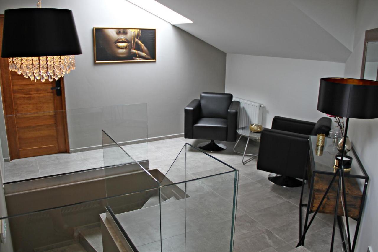 Player'S Pool&Rooms Вонярквашеги Екстериор снимка
